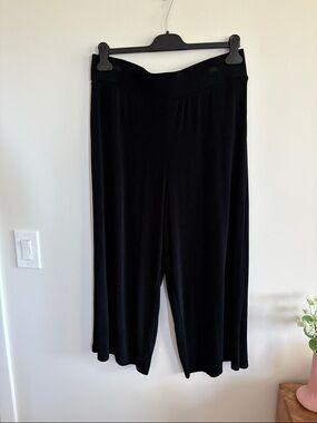 Chicos Wide-Leg Stretch Pants